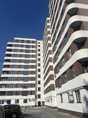 Продається 1 к квартира з ремонтом по вул. Неезалежності - фото 1