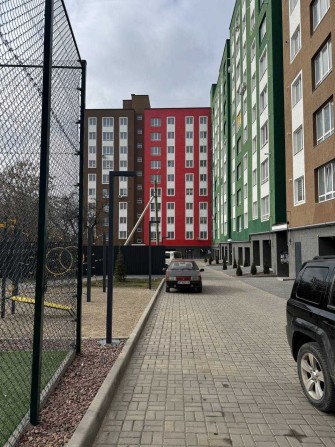 Продається 1 к квартира з ремонтом по вул. Хмельницького - фото 1