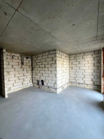 Продам 2к квартиру з кухнею студією, центр міста,вул Бельведерська - фото 1