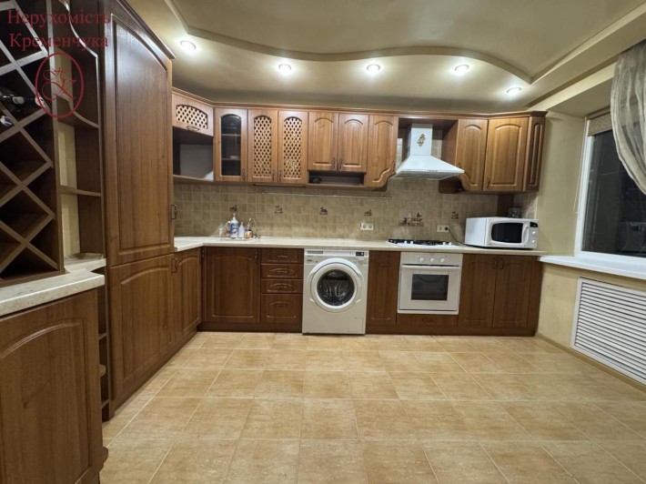 Продам 4-кімнатну квартиру по проспекту Лесі Українки - фото 1