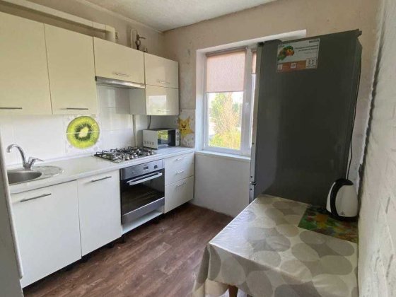 Продам 2 кімнтану квартиру по Героїв Ато Кривой Рог