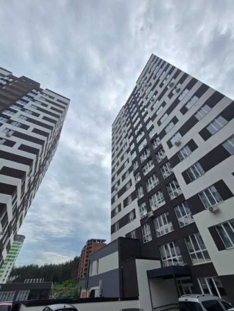 Продам 2-кімнатну в центрі Ірпеня, ЖК Чехов Парк. ТЕРМІНОВО! Шок ціна! - фото 1