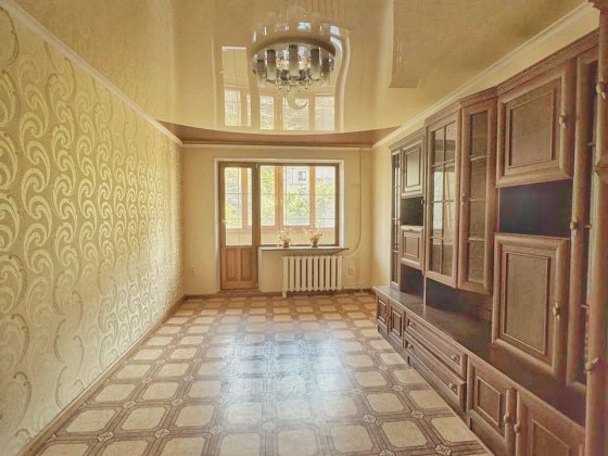 Продам квартиру 2к. на АРТЁМА, Космонавтов. Кривой Рог