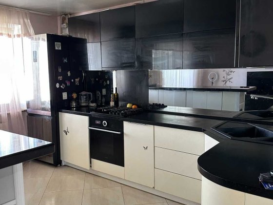 Продаж 3 кімнатної квартири Центр Кременчуг