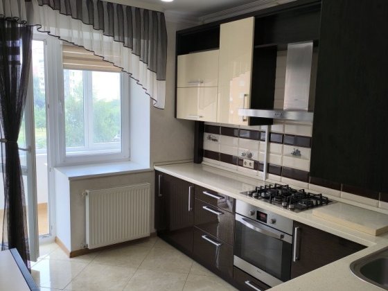 Продаж 1-кімнатної квартири по вул.Кравчука з ремонтом Луцьк