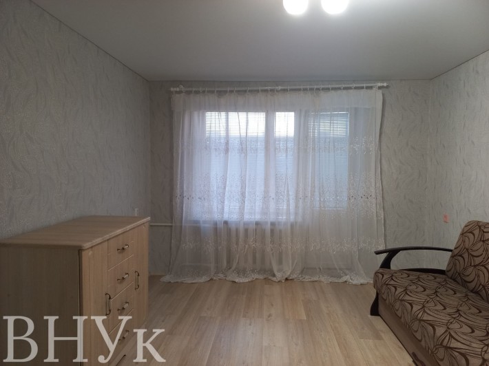Продається простора 3-кімнатна квартира на проспекті Молоді - фото 1