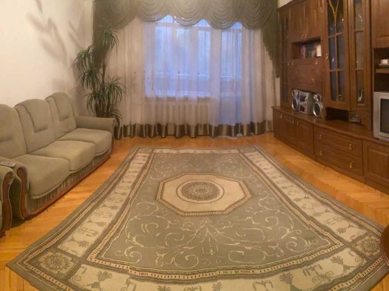 Трьох кімнатна квартира Луцк