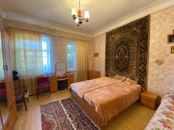 Продаётся 2-комн. квартира по ул. Коммерческая (Янова) Кривой Рог