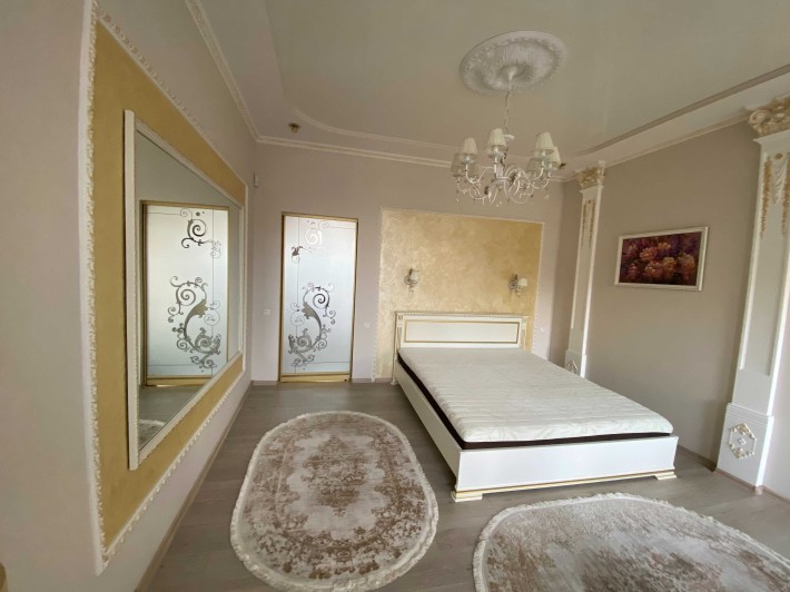 Продаж 4-х кімнатної квартири площею 147м2 від власника - фото 1