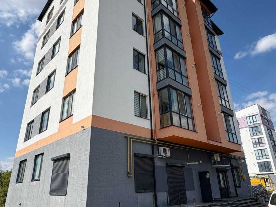 +Однокімнатна квартира в новобудові біля озера Рівне