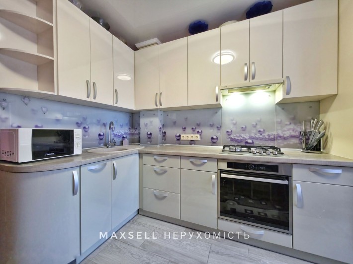 Продам 4-кімнатну квартиру біля озера Чеха - фото 1