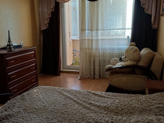 Однокімнатна 6/9п. Східний 1, б. Європейський Кривой Рог