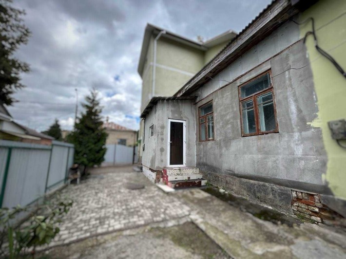 1К Квартира 40 м² у самому серці міста + власний двір - фото 1