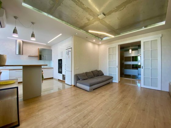 Продаж 3-кімнатної квартири з ПАРКОМІСЦЕМ вул. Юрія Поправки 4/39а Київ