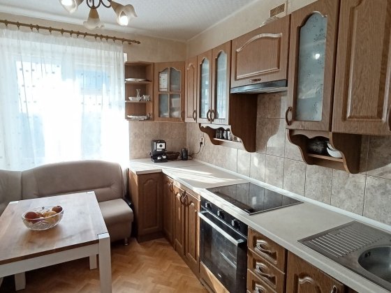 Продам 2 - кімнатну квартиру! Центр. Вул. Н. Сотні. Ремонт! Ровно