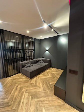 Продаж 1-кімнатної квартири з дизайнерським ремонтом р-н Дружба - фото 1
