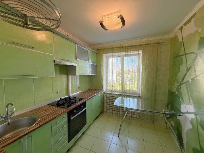 Продам чудову 3 кімнатну квартиру з косметичним ремонтом. Ювілейний! - фото 1