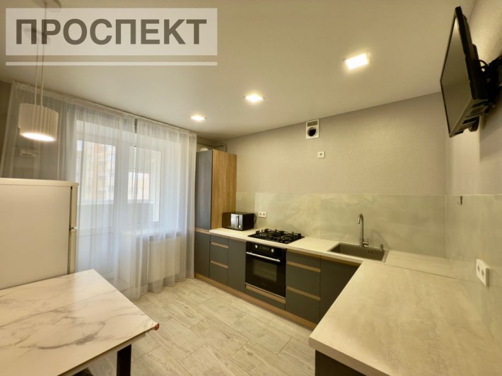 Продам 2-х кімн.квартиру з ремонтом вул. Івана Сірка ( р-н Озера). А/О - фото 1