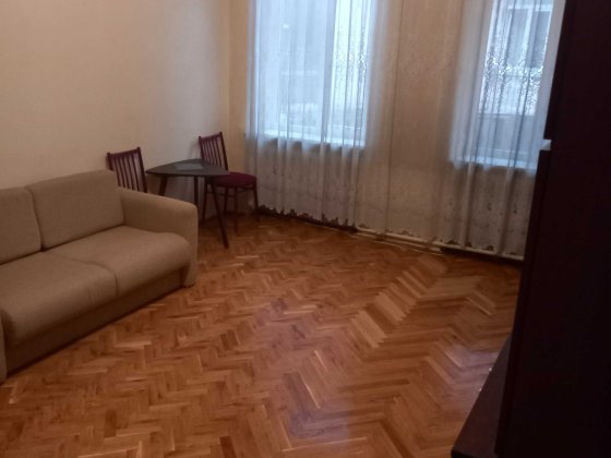 Продам 3х кімн кварт 2/3 м.чернівці, центр Черновцы