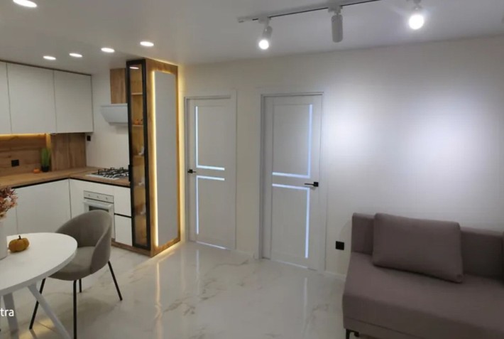 Продаж 3к квартири 81 кв. м на вул. Білогірська - фото 1