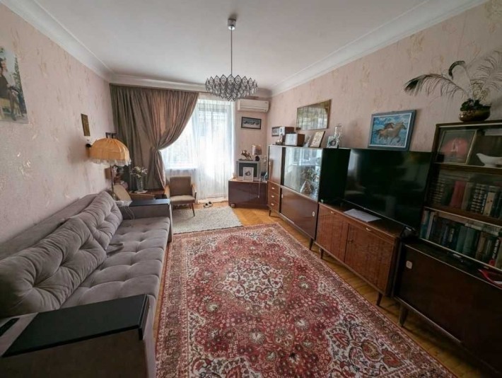 2к квартира, ЦЕНТР, по Соборності, 4/4 поверх, 55 м2, косметичний стан - фото 1