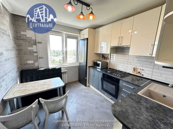 Продаж 2-кімнатної квартири Черновцы