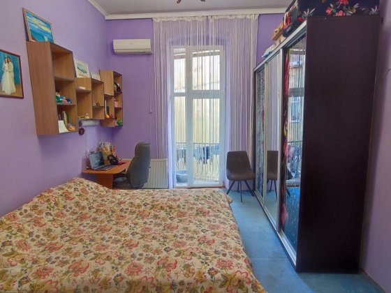 Продаж 2 кімнатної квартири в центрі АН Лісова Черновцы