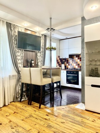 ₴Продаж ЗАТИШНОЇ та КОМЛЕКТОВАНОЇ 2 кім. квартири у Центрі - фото 1