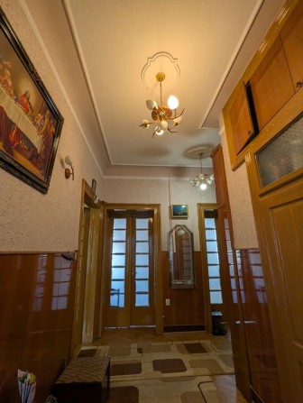 Продається 4кім. квартира в центрі міста - фото 1