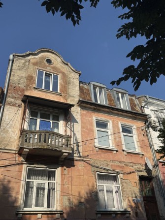 2-кімнатна видова квартира в центрі на вул. Драгоманова - фото 1