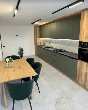 Продаж 2к квартири 75 кв. м на вул. Київська - фото 1