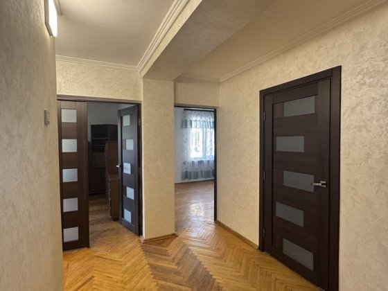 Продаж 3-кім чешки 75 кв.м р-н Комарова! Черновцы