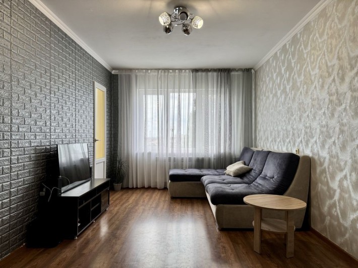 Продам 3-х кімнатну квартиру з ремонтом р-н 12 Школи - фото 1