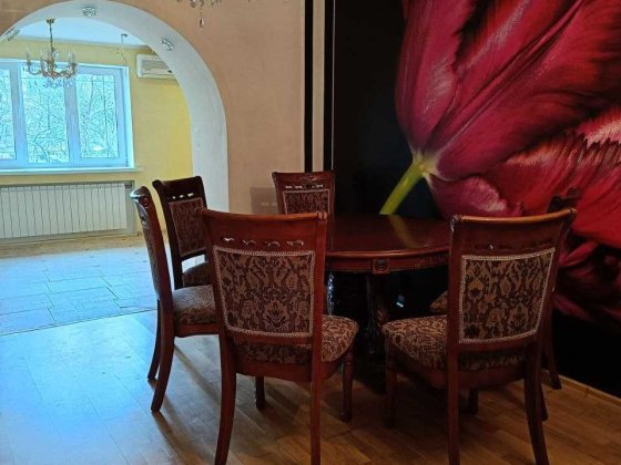 Продаж 3-х кімнатна квартира ЦЕНТР вул. Соборності 49. Полтава