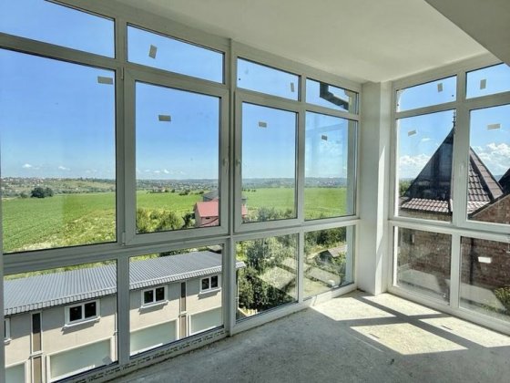 Продається здана 3-кімнатна новобудова Черновцы