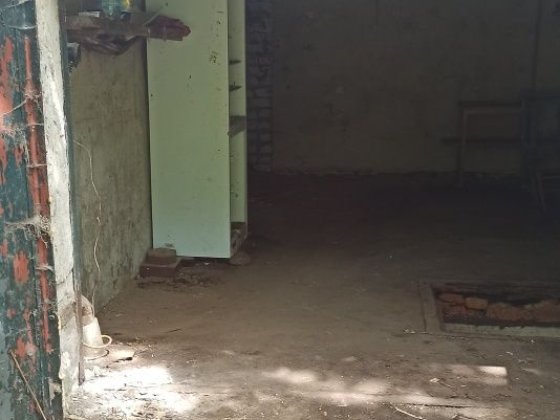 Продам гараж дуже гарний . Лозова