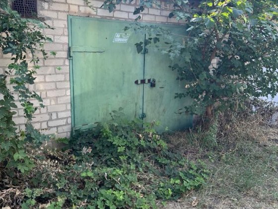 Гараж для автомобіля Марганець