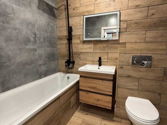 Однокімнатна з ремонтом в новобудові. Автономне опалення Полтава