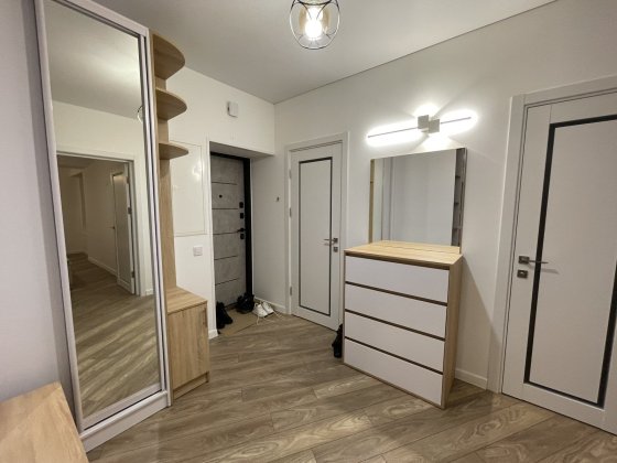 Продається новобудова біля Майдану Чернівці