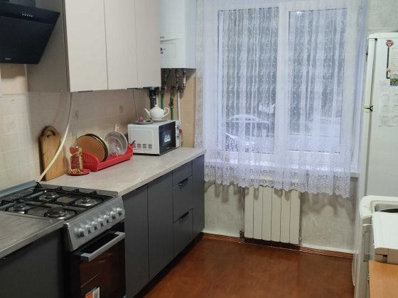 4-кімнатна квартира з автономним газовим опаленням. Терміново! Рівне