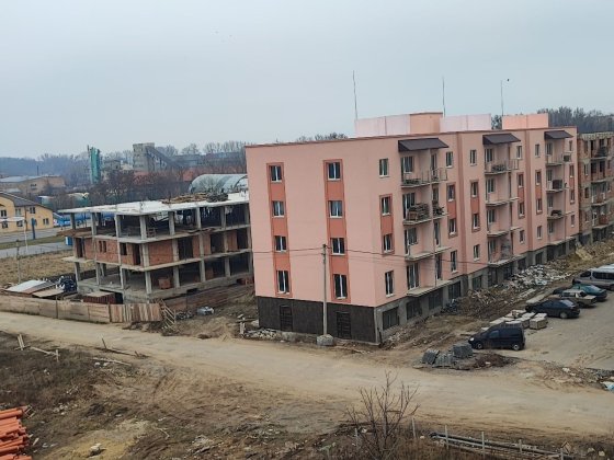 Продається двокімнатна  новобудова Спортивна Чернівці