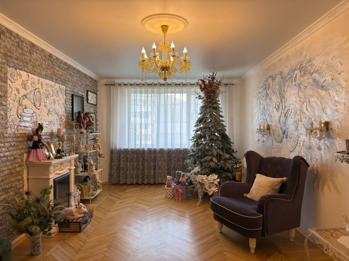 Продається 4 кімнатна квартира ( кінцева Героїв Крут) 78/50/10 - фото 1