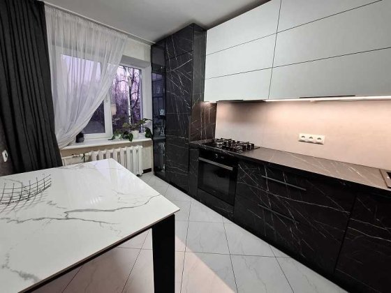 Продаж 3-кім кв, б. Шевченка- Чорновола, 4/9/Ц