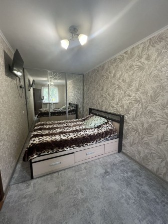 Продам 2- х кімнатну квартиру по вул. Довженка ( Толстого) - фото 1