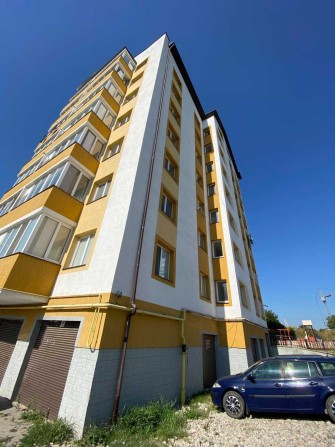 Продається гараж в новобудові, цегляний будинок - фото 1