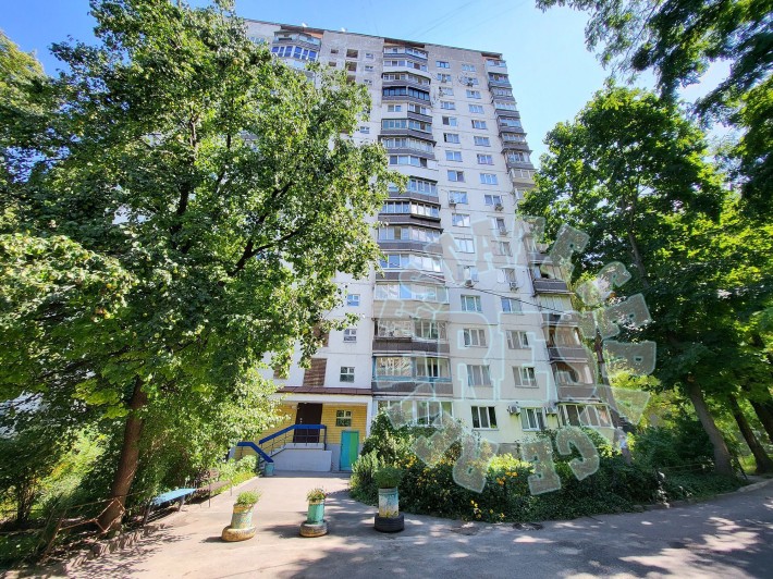Без комісії 3-кімн.67.5 м. Солом`янка вул.Стадіонна 14 метро Вокзальна - фото 1