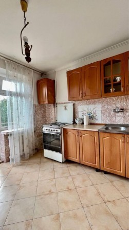 Продаж 2х ЧЕШКИ, НЕБЕСНОЇ СОТНІ (ТЦ ФОРМАРКЕТ), НЕ кутова, без податку - фото 1
