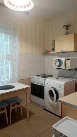 ст.м. "Академмістечко"- 15 хвилин пішки, вул. Єфремова, буд.19 - фото 1