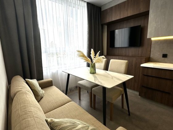 Продається 1-к квартира з дизайнерським ремонтом в центрі Черновцы