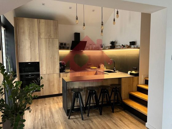 Продаж дворівневої квартири по вул.Єньківська Ужгород